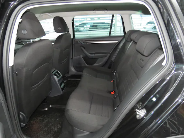 SKODA Octavia Combi 2.0 TDI Scout 4x4 DSG (Automat, AHK 1.8 t)