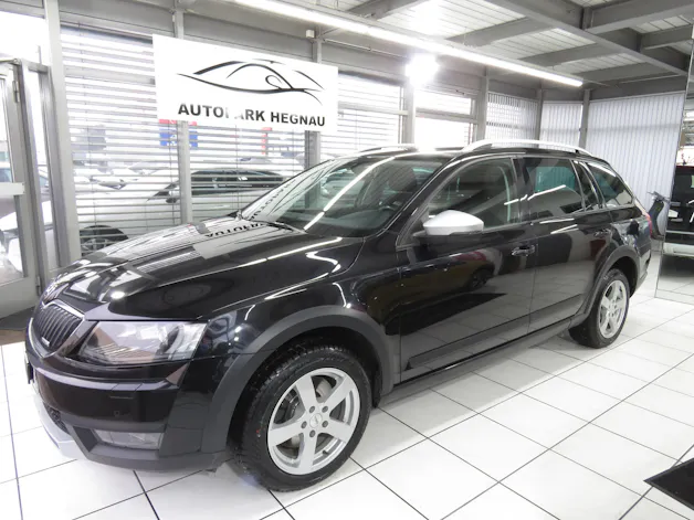 SKODA Octavia Combi 2.0 TDI Scout 4x4 DSG (Automat, AHK 1.8 t)