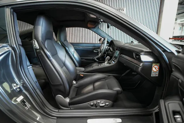 PORSCHE 911 Turbo S TECHART PDK