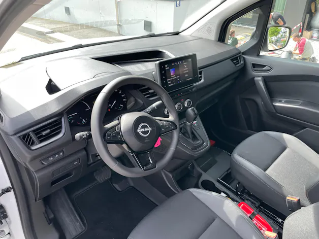 NISSAN Townstar EV45 kWh 22kW L2 Acenta mit Holzboden