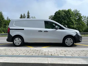 NISSAN Townstar EV45 kWh 22kW L2 Acenta mit Holzboden