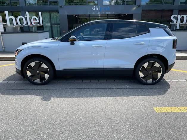 VOLVO EX30 E60 69kWh Single Motor Extended Range Plus