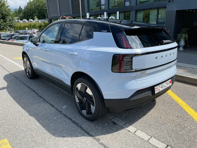 VOLVO EX30 E60 69kWh Single Motor Extended Range Plus