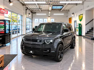 Land Rover Defender 110 425 V8 5.0 X AT8 4X4 426PS + Werksgarantie 03.2031