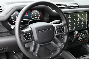 Land Rover Defender 110 425 V8 5.0 X AT8 4X4 426PS + Werksgarantie 03.2031