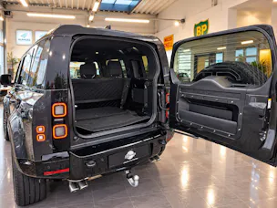 Land Rover Defender 110 425 V8 5.0 X AT8 4X4 426PS + Werksgarantie 03.2031