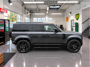 Land Rover Defender 110 425 V8 5.0 X AT8 4X4 426PS + Werksgarantie 03.2031