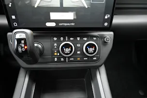 Land Rover Defender 110 425 V8 5.0 X AT8 4X4 426PS + Werksgarantie 03.2031
