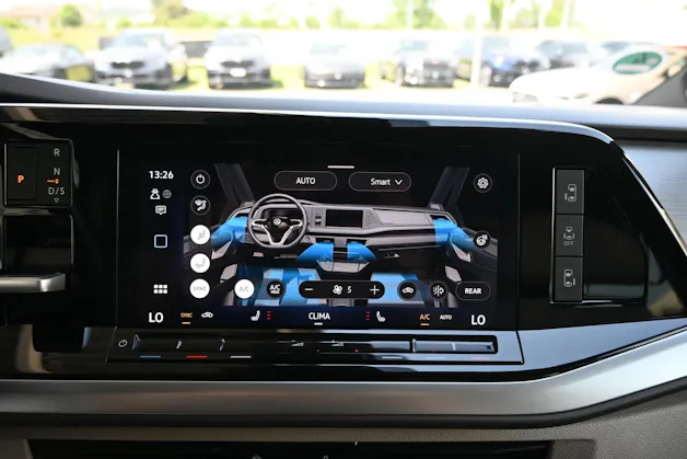 VW Multivan 2.0 TDI Life Edition DSG Lang 7-Plätzer + Elektr. AHK für 2000kg
