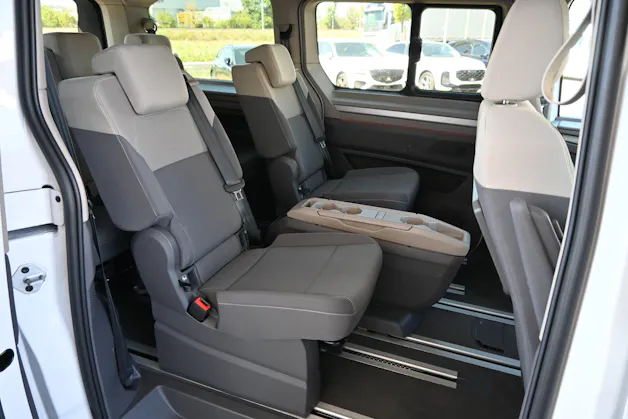 VW Multivan 2.0 TDI Life Edition DSG Lang 7-Plätzer + Elektr. AHK für 2000kg