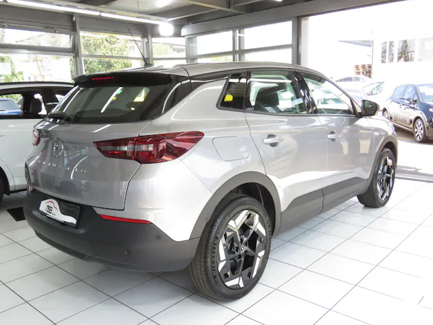 OPEL Grandland 1.2i TP Edition Automatik