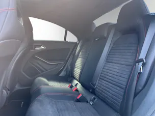 MERCEDES-BENZ CLA 45 AMG 4Matic Speedshift – PANORAMA | PERFORMANCE | HARMAN/KARDON | KAMERA | MEMORY |