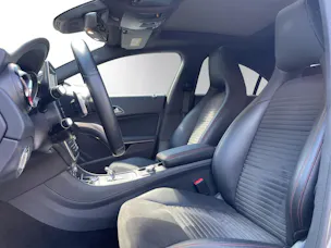MERCEDES-BENZ CLA 45 AMG 4Matic Speedshift – PANORAMA | PERFORMANCE | HARMAN/KARDON | KAMERA | MEMORY |