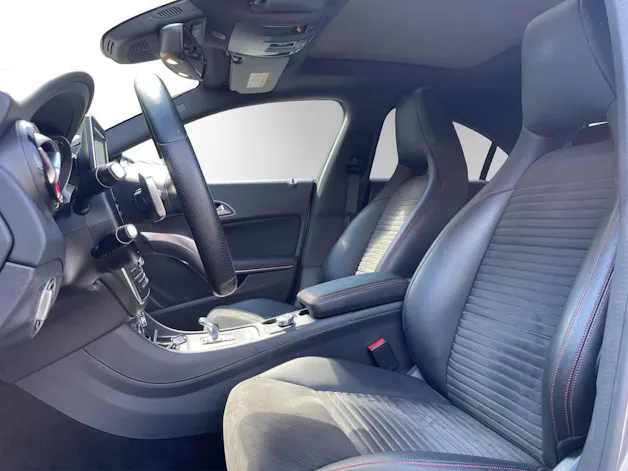 MERCEDES-BENZ CLA 45 AMG 4Matic Speedshift – PANORAMA | PERFORMANCE | HARMAN/KARDON | KAMERA | MEMORY |