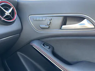 MERCEDES-BENZ CLA 45 AMG 4Matic Speedshift – PANORAMA | PERFORMANCE | HARMAN/KARDON | KAMERA | MEMORY |