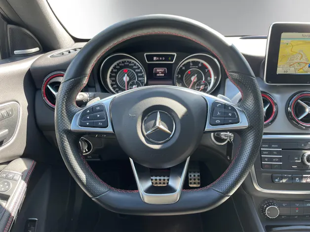 MERCEDES-BENZ CLA 45 AMG 4Matic Speedshift – PANORAMA | PERFORMANCE | HARMAN/KARDON | KAMERA | MEMORY |