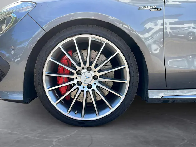 MERCEDES-BENZ CLA 45 AMG 4Matic Speedshift – PANORAMA | PERFORMANCE | HARMAN/KARDON | KAMERA | MEMORY |
