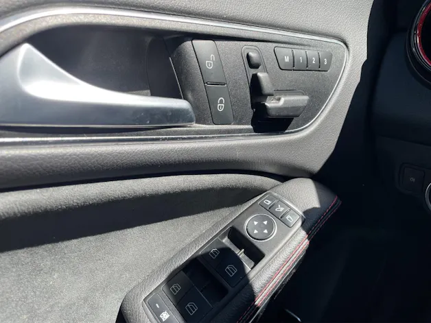 MERCEDES-BENZ CLA 45 AMG 4Matic Speedshift – PANORAMA | PERFORMANCE | HARMAN/KARDON | KAMERA | MEMORY |