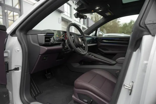 PORSCHE Macan 4 100kWh