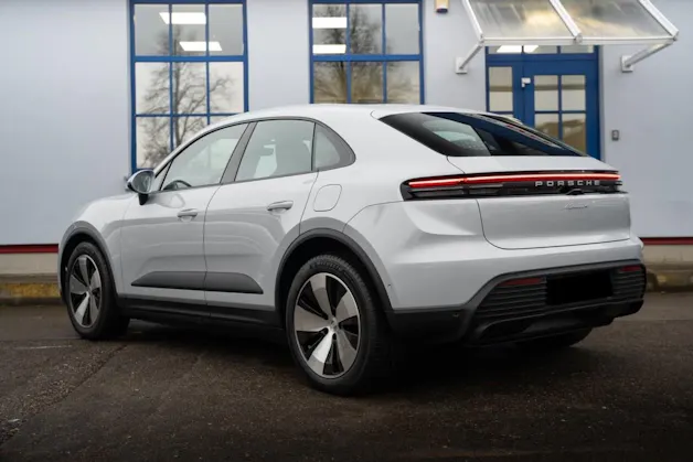 PORSCHE Macan 4 100kWh