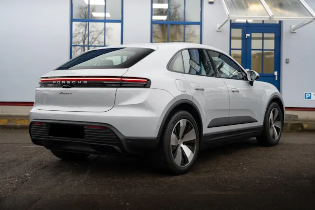 PORSCHE Macan 4 100kWh
