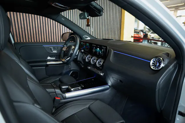 MERCEDES-BENZ GLA 250 AMG Line 8G-DCT