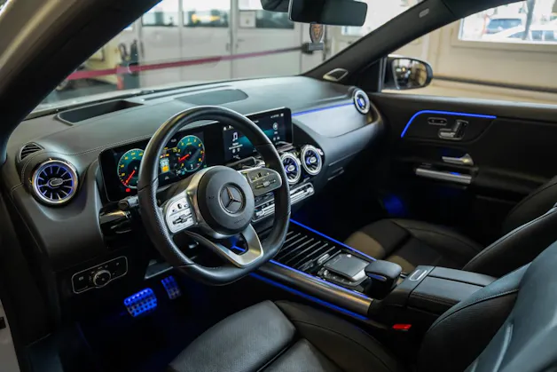 MERCEDES-BENZ GLA 250 AMG Line 8G-DCT