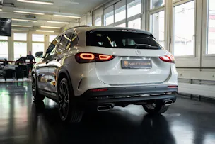 MERCEDES-BENZ GLA 250 AMG Line 8G-DCT
