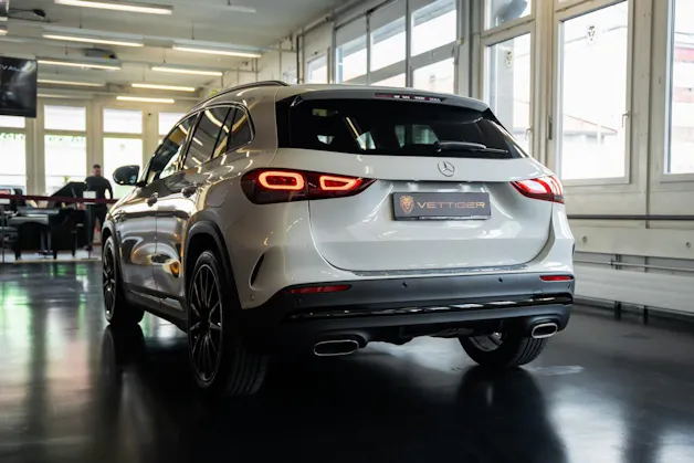 MERCEDES-BENZ GLA 250 AMG Line 8G-DCT