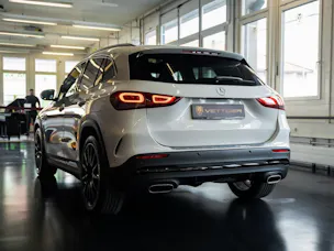 MERCEDES-BENZ GLA 250 AMG Line 8G-DCT