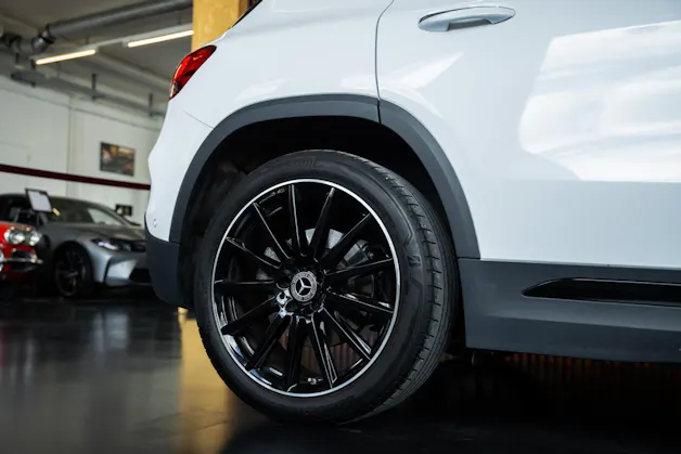 MERCEDES-BENZ GLA 250 AMG Line 8G-DCT