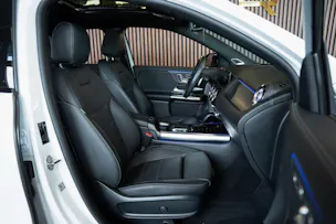 MERCEDES-BENZ GLA 250 AMG Line 8G-DCT
