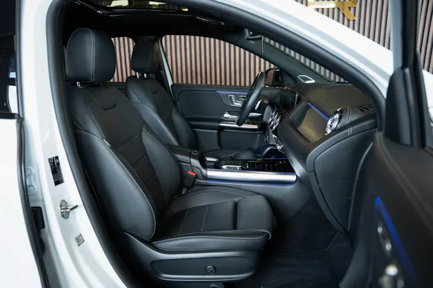 MERCEDES-BENZ GLA 250 AMG Line 8G-DCT