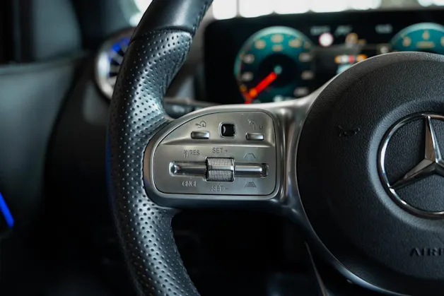 MERCEDES-BENZ GLA 250 AMG Line 8G-DCT