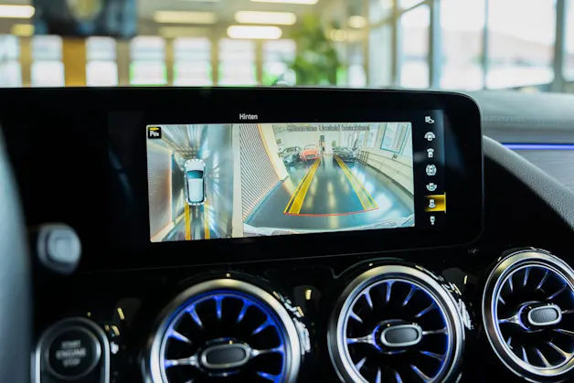 MERCEDES-BENZ GLA 250 AMG Line 8G-DCT