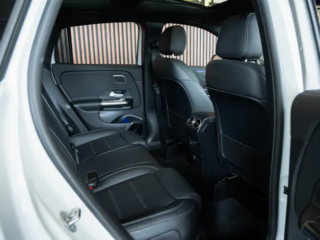 MERCEDES-BENZ GLA 250 AMG Line 8G-DCT