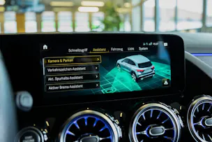 MERCEDES-BENZ GLA 250 AMG Line 8G-DCT