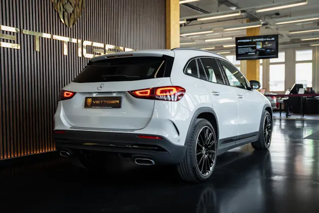 MERCEDES-BENZ GLA 250 AMG Line 8G-DCT