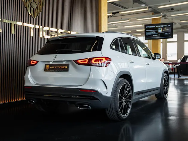 MERCEDES-BENZ GLA 250 AMG Line 8G-DCT