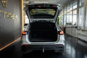 MERCEDES-BENZ GLA 250 AMG Line 8G-DCT