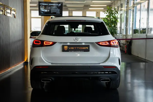 MERCEDES-BENZ GLA 250 AMG Line 8G-DCT