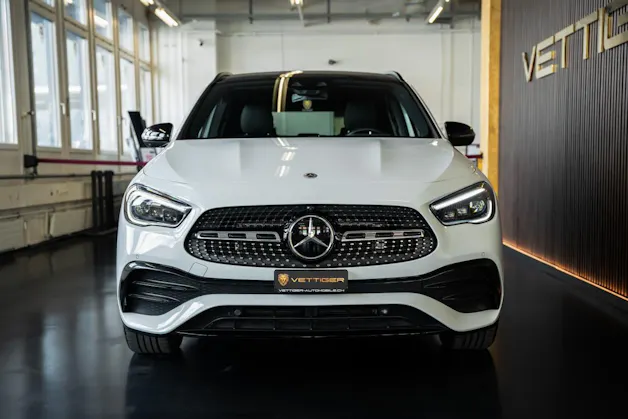 MERCEDES-BENZ GLA 250 AMG Line 8G-DCT