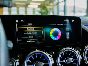 MERCEDES-BENZ GLA 250 AMG Line 8G-DCT
