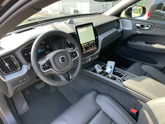 VOLVO XC60 T6 eAWD PluginHybrid Ultra Dark Geartronic
