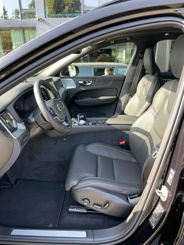 VOLVO XC60 T6 eAWD PluginHybrid Ultra Dark Geartronic