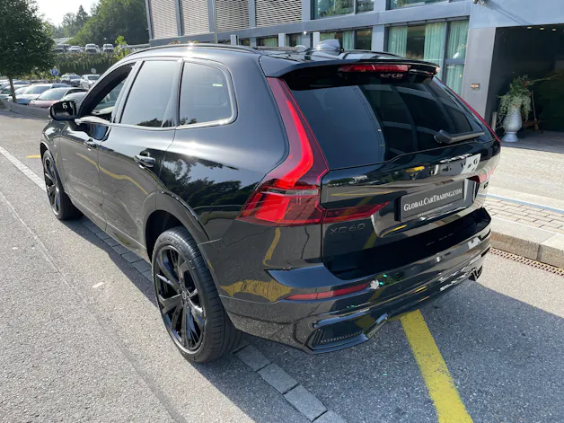 VOLVO XC60 T6 eAWD PluginHybrid Ultra Dark Geartronic