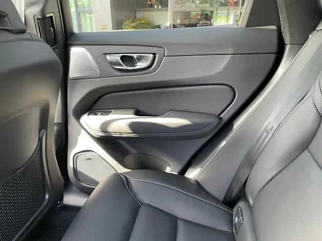 VOLVO XC60 T6 eAWD PluginHybrid Ultra Dark Geartronic