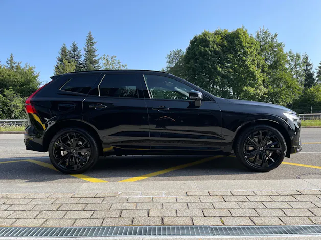 VOLVO XC60 T6 eAWD PluginHybrid Ultra Dark Geartronic