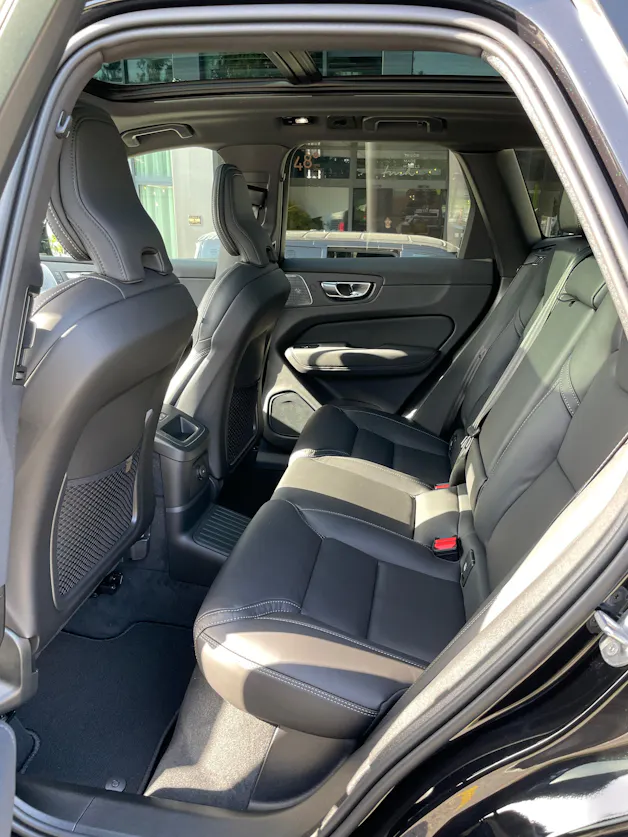 VOLVO XC60 T6 eAWD PluginHybrid Ultra Dark Geartronic