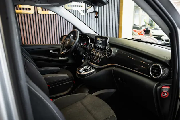 MERCEDES-BENZ V 220 d lang 7G-Tronic